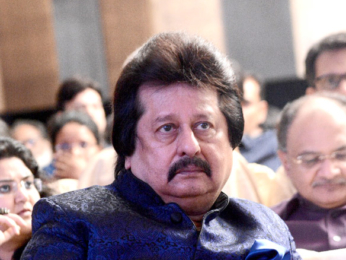Amitabh Bachchan, Pankaj Udhas & others grace Ajivasan's 'Vasantotsav 2017'