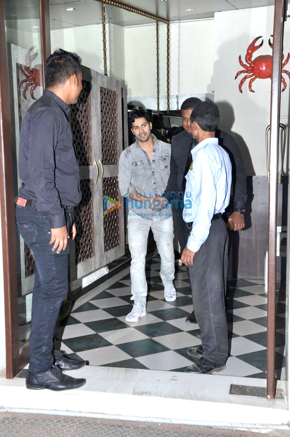 Varun Dhawan snapped with his rumoured GF Natasha post dinner at Bastian Restaurant in Bandra Varun Dhawan snapped with his rumoured GF Natasha post dinner at Bastian Restaurant in Bandra