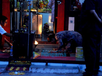 Kajol snapped offering prayers at a local temple