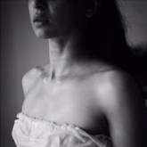 Radhika Apte reveals a HOT picture of herself and we can't help drooling