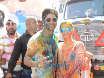 Varun Dhawan & Alia Bhatt grace Zoom Holi bash 2017