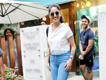 Yami Gautam snapped post salon session at B'blunt