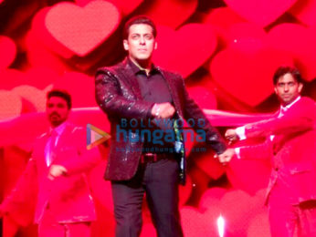 Salman Khan, Prabhu Dheva & Badshah perform for Da-bangg Tour Concert in Sydney