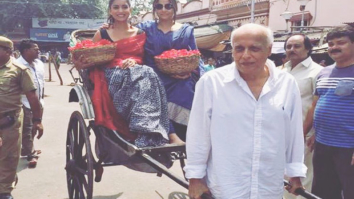 Mahesh Bhatt turns rickshaw puller for Vidya Balan and its adorable!