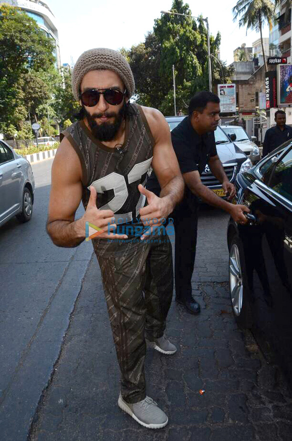 Ranveer Singh snapped at Akro gym in Bandra Ranveer Singh snapped at Akro gym in Bandra