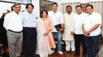Check out: Akshay Kumar and Bhumi Pednekar meet Railway Minister Suresh Prabhu in Delhi
