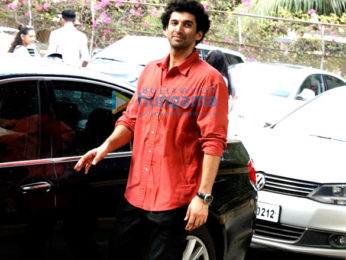 Aditya Roy Kapoor snapped post inspecting work at his new house in Bandra