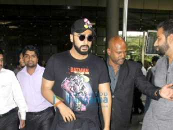 Arjun Kapoor and Shraddha Kapoor snapped returning from Ahmedabad post Half Giirlfriend promotions