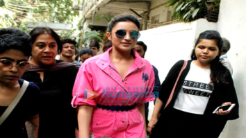 Ayushmann Khurrana and Parineeti Chopra snapped promoting their film Meri Pyaari Bindu