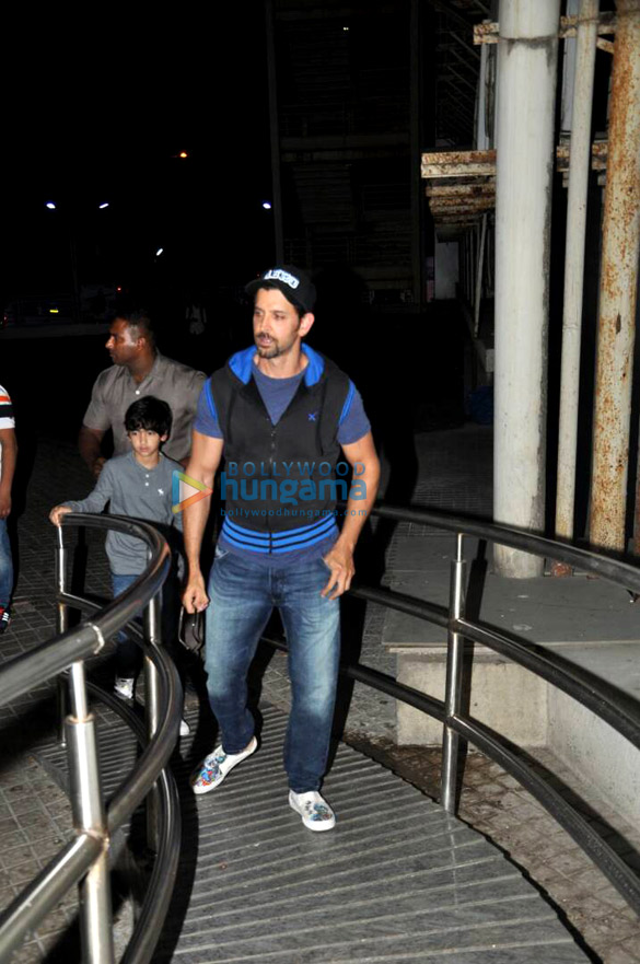 Hrithik Roshan and Sussane Khan snapped alongwith their children at PVR, Juhu Hrithik Roshan and Sussane Khan snapped alongwith their children at PVR, Juhu