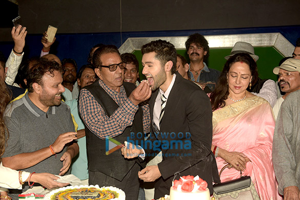 Javed Akhtar, Hema Malini and Dharmendra grace the mahurat of Anil Sharma’s film ‘Genius’ Javed Akhtar, Hema Malini and Dharmendra grace the mahurat of Anil Sharma’s film ‘Genius’