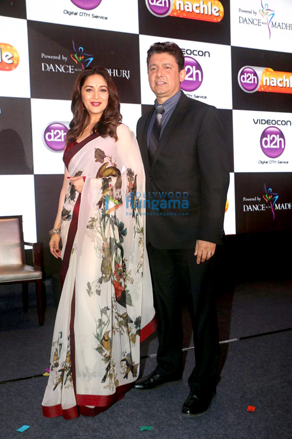 Madhuri Dixit unveils ‘Dance with Madhuri’ on Videocon DTH Madhuri Dixit unveils ‘Dance with Madhuri’ on Videocon DTH