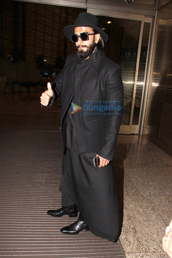 Ranveer Singh snapped at the airport Ranveer Singh snapped at the airport