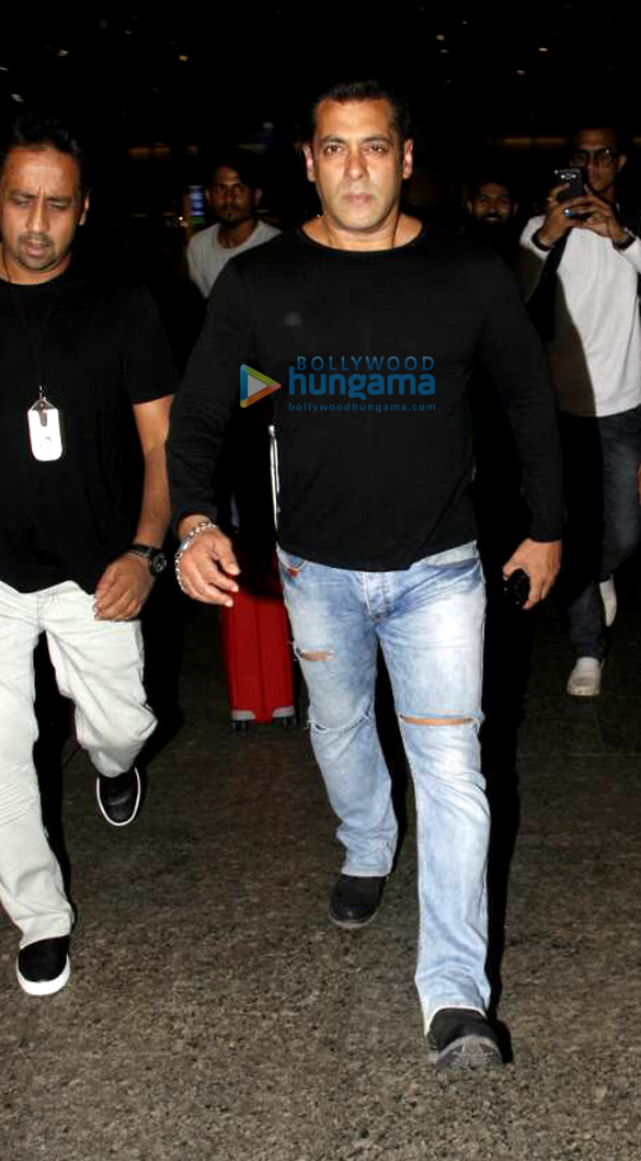 Salman Khan, Karan Johar, Sonam Kapoor, Suniel Shetty and Anil Kapoor snapped at the airport Salman Khan, Karan Johar, Sonam Kapoor, Suniel Shetty and Anil Kapoor snapped at the airport