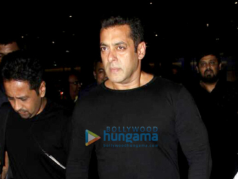 Salman Khan, Karan Johar, Sonam Kapoor, Sunil Shetty and Anil Kapoor snapped at the airport