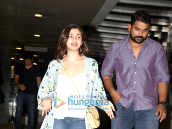 Alia Bhatt snapped post her dinner with friends at Hakassan
