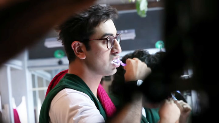 Anurag Basu & Ranbir Kapoor show you how to “Dant Manoranjan”