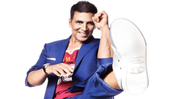 Here’s why Akshay Kumar always hikes one pant leg upto his knees