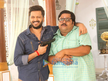 Riteish Deshmukh snapped promoting 'Bank Chor' on the sets of Chidiya Ghar