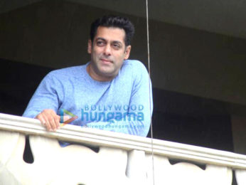 Salman Khan wishes all his fans Eid Mubarak from his home in Bandra