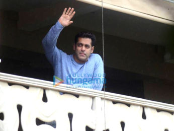 Salman Khan wishes all his fans Eid Mubarak from his home in Bandra