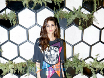 Shah Rukh Khan, Alia Bhatt, Sonam Kapoor, Jacqueline Fernandez and others at Arth Lounge opening bash