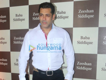 Shah Rukh Khan and Salman Khan grace Baba Siddique's Iftaar party