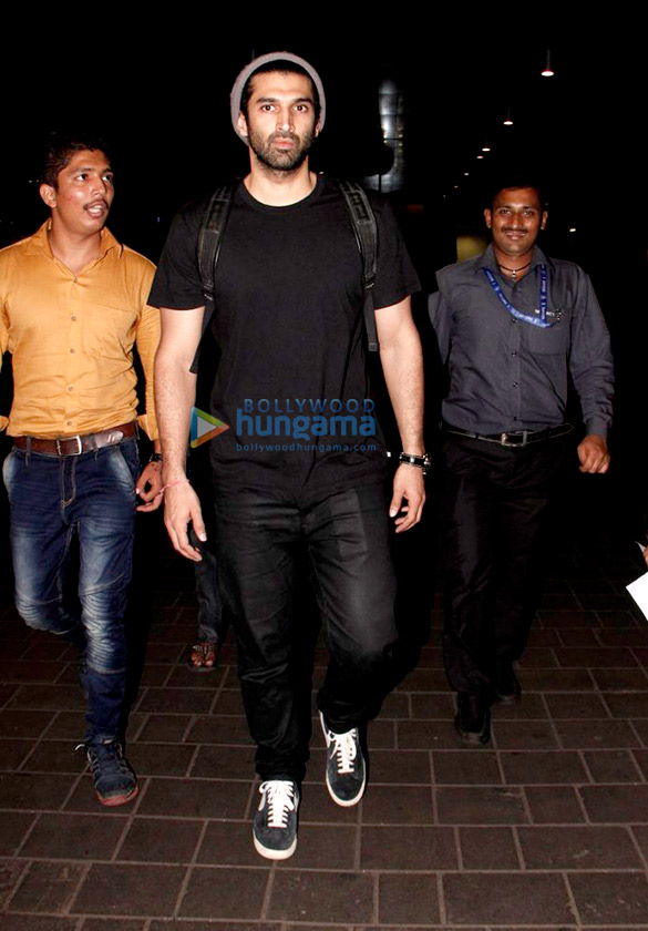 Aditya Roy Kapur, Sonal Chauhan and others snapped at Mumbai’s T2 airport Aditya Roy Kapur, Sonal Chauhan and others snapped at Mumbai’s T2 airport