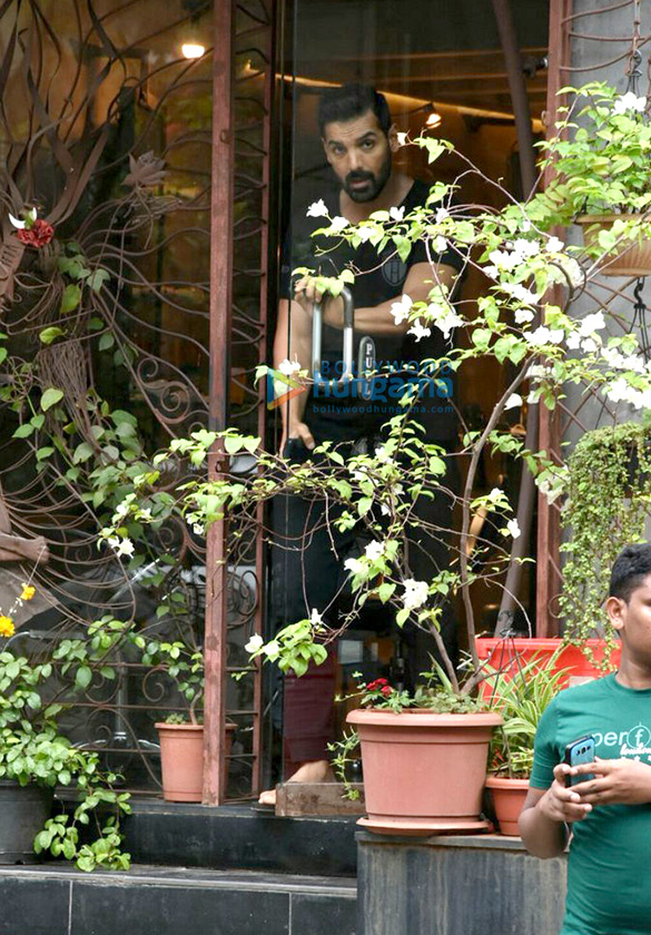 John Abraham snapped post salon session in Bandra John Abraham snapped post salon session in Bandra