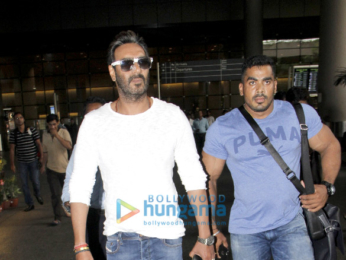 Ajay Devgn, Esha Gupta, Emraan Hashmi and Ileana D'Cruz snapped at the Mumbai airport