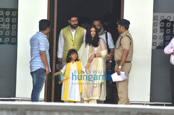 Abhishek Bachchan, Aishwarya Rai Bachchan, and Aaradhya Bachchan return from Allahabad after immersing Aishwarya father’s ashes Abhishek Bachchan, Aishwarya Rai Bachchan, and Aaradhya Bachchan return from Allahabad after immersing Aishwarya father’s ashes