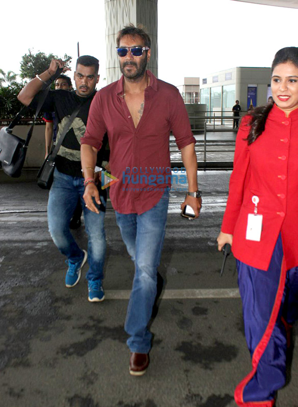 Ajay Devgn, Esha Gupta, Ileana D’Cruz and others snapped at the airport Ajay Devgn, Esha Gupta, Ileana D’Cruz and others snapped at the airport
