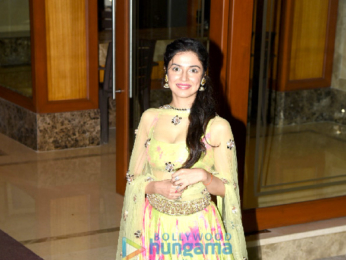 Bollywood celebs visit Sanjay Dutt's residence to take Lord Ganesha's blessings