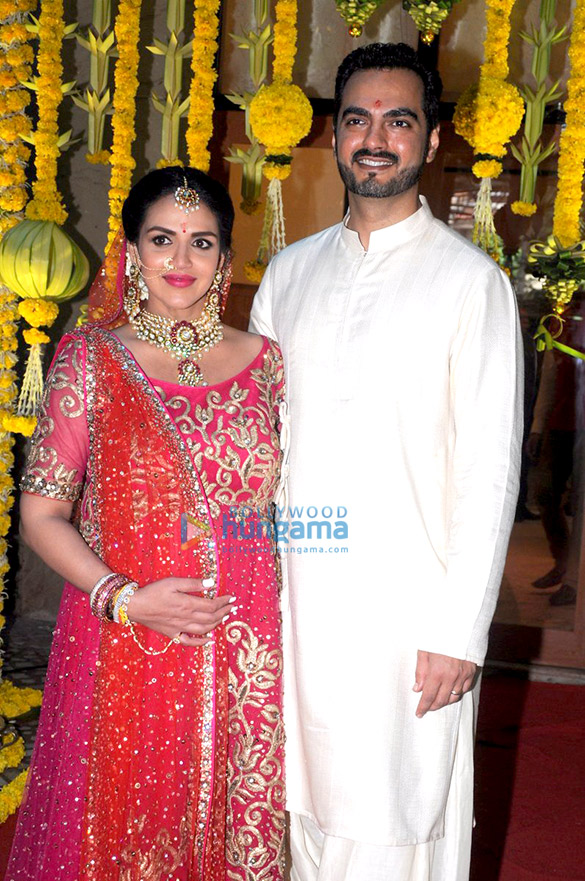 Esha Deol’s family attends her baby shower Esha Deol’s family attends her baby shower