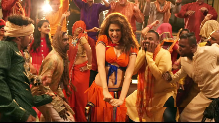 Ghungta (Babumoshai Bandookbaaz)