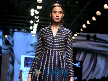 Saiyami Kher walks the ramp for designer Nachiket Barve at the Lakme Fashion Week 2017-