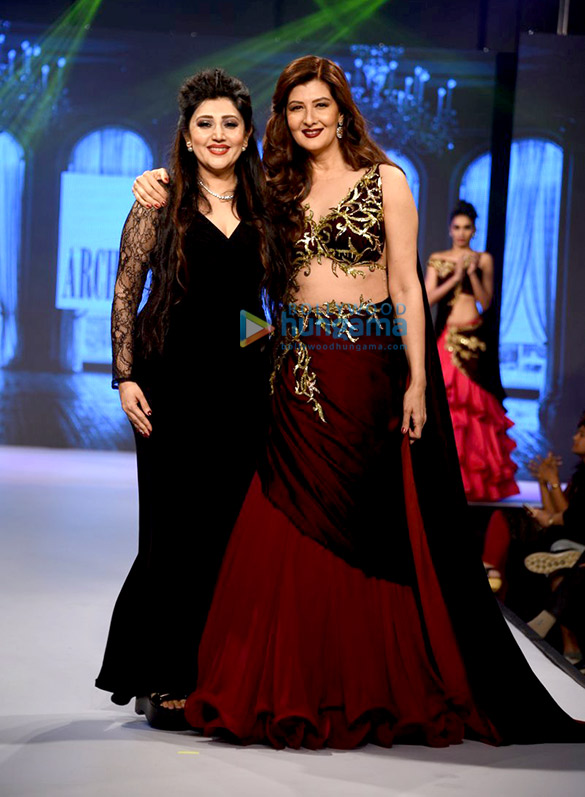 Sangeeta Bijlani and Zareen Khan walk the ramp for Archana Kochhar’s fashion showcase Sangeeta Bijlani and Zareen Khan walk the ramp for Archana Kochhar’s fashion showcase