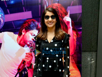 Shah Rukh Khan, Anushka Sharma and Imtiaz Ali snapped at the screening of Jab Harry Met Sejal in Bandra