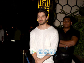 Shah Rukh Khan, Sushant Singh Rajput, Kriti Sanon and others grace Rohini Iyer's birthday bash