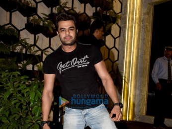 Shah Rukh Khan, Sushant Singh Rajput, Kriti Sanon and others grace Rohini Iyer's birthday bash