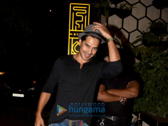 Shah Rukh Khan, Sushant Singh Rajput, Kriti Sanon and others grace Rohini Iyer's birthday bash