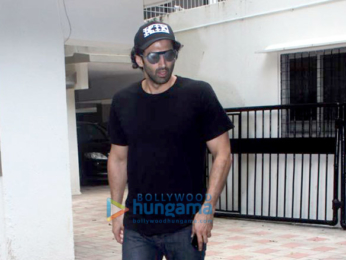 Aditya Roy snapped at Mohit Suri's office