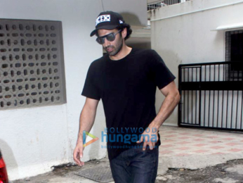 Aditya Roy snapped at Mohit Suri's office