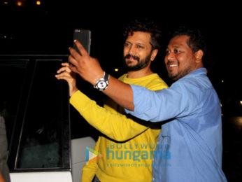 Riteish Deshmukh spotted at Salt Water Cafe in Bandra