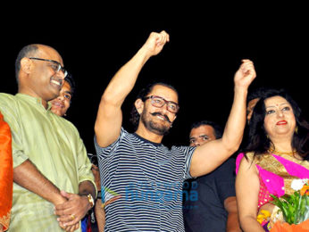 Aamir Khan graces Navratri Pooja in Vadodara