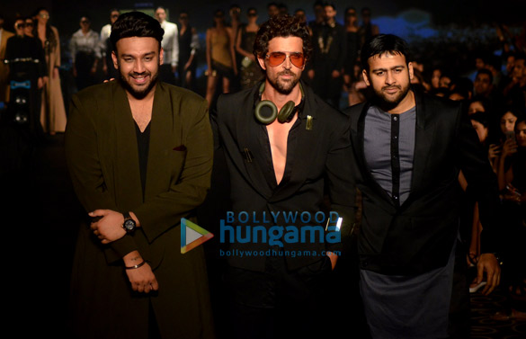 Hrithik Roshan, Esha Gupta, Nidhhi Agerwal and others walk at Tech Fashion Tour Season 3 Hrithik Roshan, Esha Gupta, Nidhhi Agerwal and others walk at Tech Fashion Tour Season 3