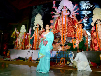 Kajol kick starts her Navratri by attending the Durga pooja pandal