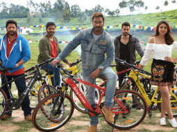 Maine Tujkho Dekha (Golmaal Again)