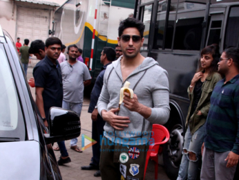 Sidharth Malhotra spotted after 'Ittefaq' photoshoot in Mehboob Studio