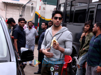 Sidharth Malhotra spotted after 'Ittefaq' photoshoot in Mehboob Studio